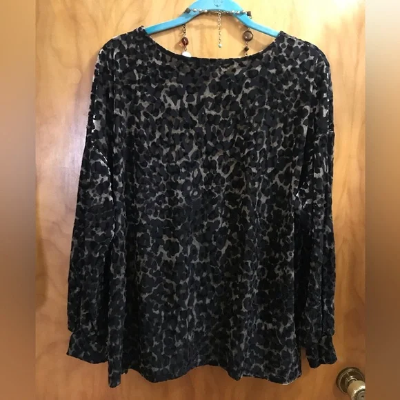 Karen Kane 2X Black Leopard Print Top - Picture 7 of 8